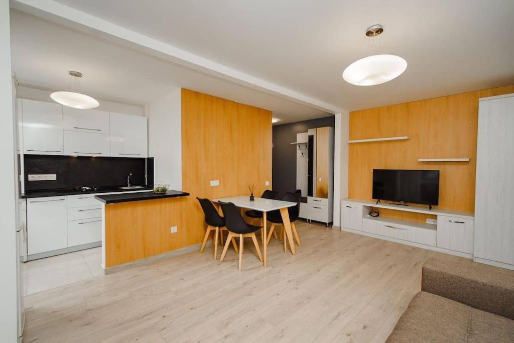 Very Stylish Apartament In Middle Of City. Kišiněv Exteriér fotografie